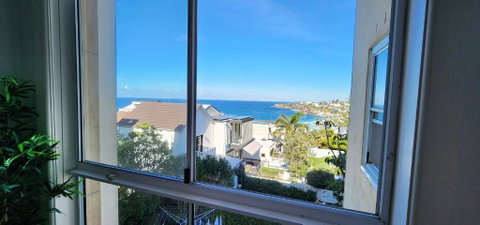 Relaxed Coastal Living With Fantastic Sea Views - Goulburn Accommodation 1