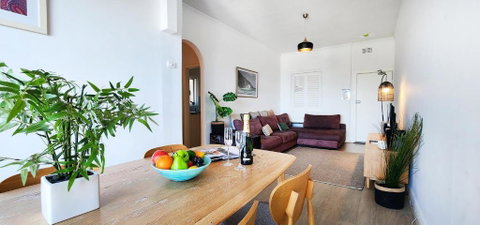 Relaxed Coastal Living With Fantastic Sea Views - Goulburn Accommodation 2