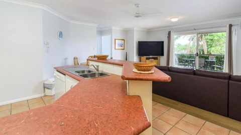 Resort Style Unit Across From The Water - Goulburn Accommodation 2