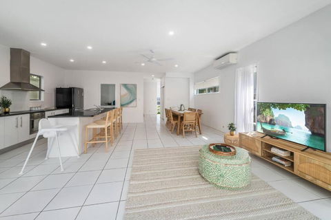Retreat In The Heart Of Alex - 3BR Sleeps 11, Pool - Goulburn Accommodation 1