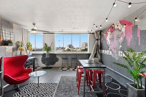 Retro Chic Vibes, Tropical Pool & Prime Location - Goulburn Accommodation 0