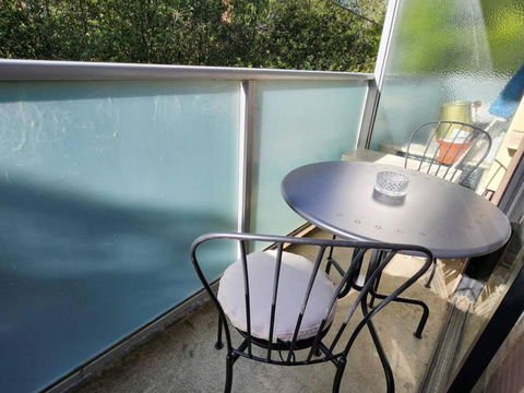 Retro Rose St Kilda Mansions - Goulburn Accommodation 2