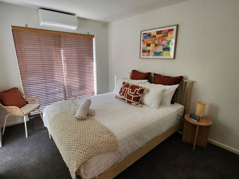 Retro Rose St Kilda Mansions - Goulburn Accommodation 3
