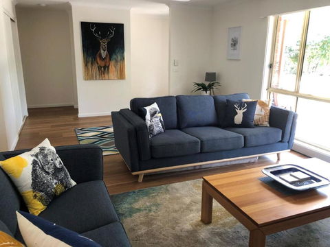 Right In Bright - Goulburn Accommodation 0