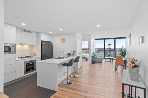 RiverViews 1BR 1BA Skytower Apt With Pool, Gym, Sauna - Goulburn Accommodation 1