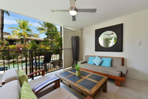 Resort-style Swim Out - A True Tropical Oasis - Goulburn Accommodation 1