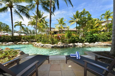 Resort-style Swim Out - A True Tropical Oasis - Goulburn Accommodation 0