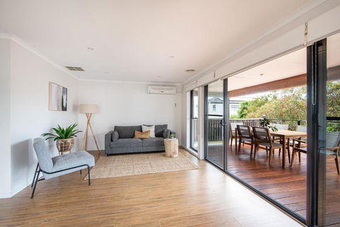 Safety Beach Abode Walk To The Beach - Goulburn Accommodation 1