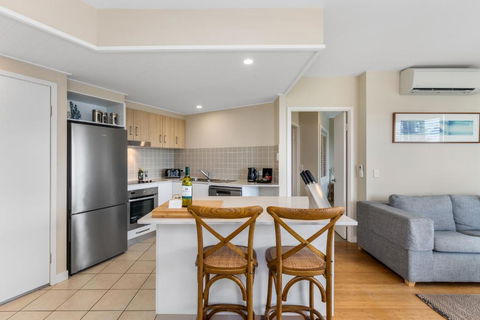 Salt - 2brm Apartment With Spa Bath And Ocean Views - Goulburn Accommodation 2