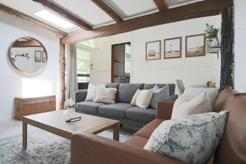 Rustic Chic 200 Metres From CBD - Goulburn Accommodation 0
