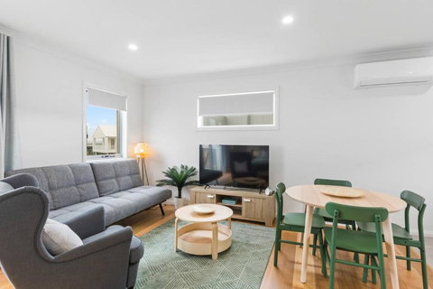 Rockpool Escape - A Coastal Refresh Near The Marina - Goulburn Accommodation 1