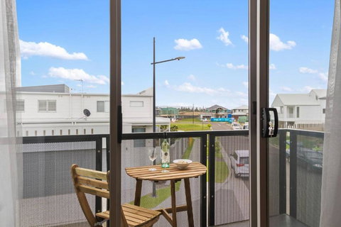 Rockpool Escape - A Coastal Refresh Near The Marina - Goulburn Accommodation 2