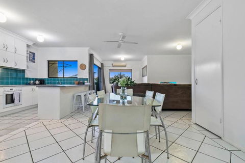 Rooftop Island Sunsets - Goulburn Accommodation 3