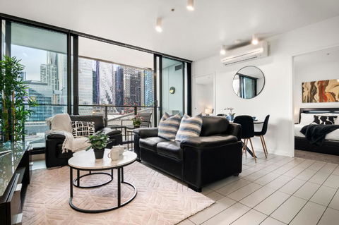 Rooftop Pool 2BR Apartment At Marvel Stadium With Free Parking - Goulburn Accommodation 0