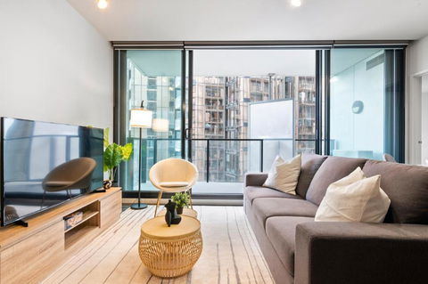 Rooftop Pool 2BR Apt At Marvel Stadium With Free Parking - Goulburn Accommodation 1