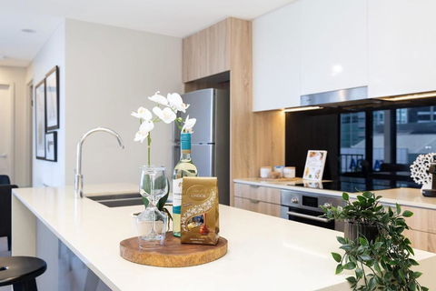 Rooftop Pool Stunning Apartment Queen Street - Goulburn Accommodation 1