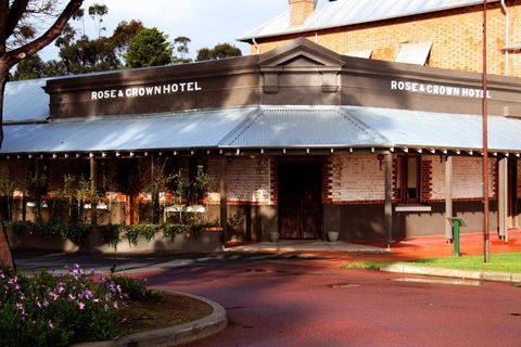 Rose & Crown Hotel - Goulburn Accommodation 0