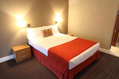 Rose & Crown Hotel - Goulburn Accommodation 2