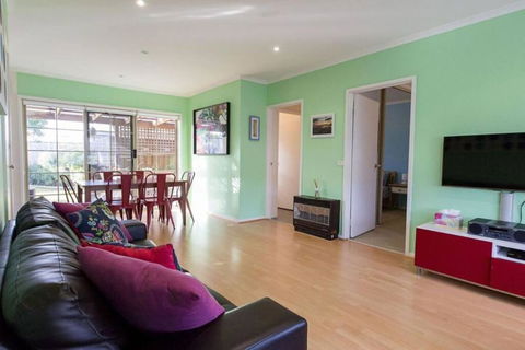 Rose Cottage - Goulburn Accommodation 3