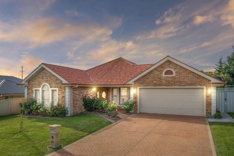 Roselawn Manor - 5 Bedroom Entertainer - Goulburn Accommodation 1