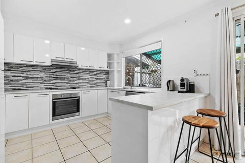 Rosella Rise! - Goulburn Accommodation 1