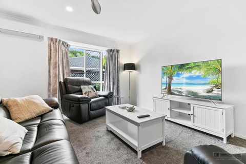 Rosella Rise! - Goulburn Accommodation 3