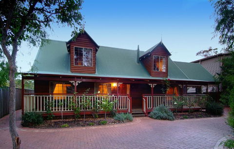 Rosewood Cottage - Goulburn Accommodation 1