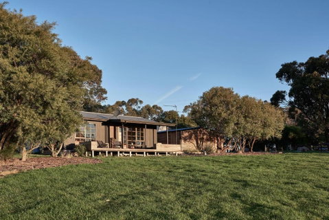 Ross Farm - Cabin - Goulburn Accommodation 1