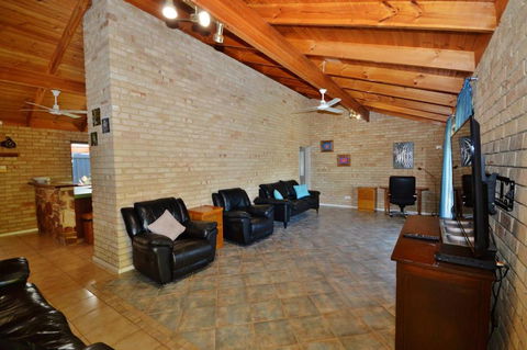 Rossys Retreat - Kalbarri WA - Goulburn Accommodation 2