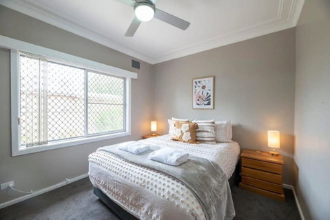 Roycox Cottage - Charming Escape, Fireplace - Goulburn Accommodation 1