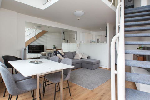 S203S - The Loft By Darling Harbour - Goulburn Accommodation 1