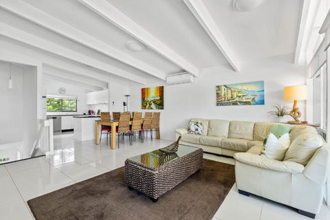 Sabia Beach House Vincentia - Goulburn Accommodation 3