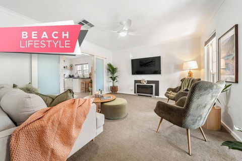 Sage By The Sea - WiFi, BBQ, Beach, Art - Goulburn Accommodation 0