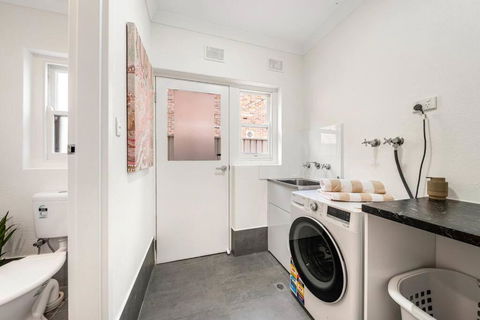 Sage By The Sea - WiFi, BBQ, Beach, Art - Goulburn Accommodation 1