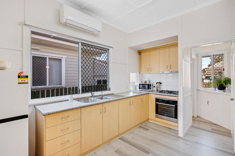 Sage Cottage! CBD Perfection! - Goulburn Accommodation 1