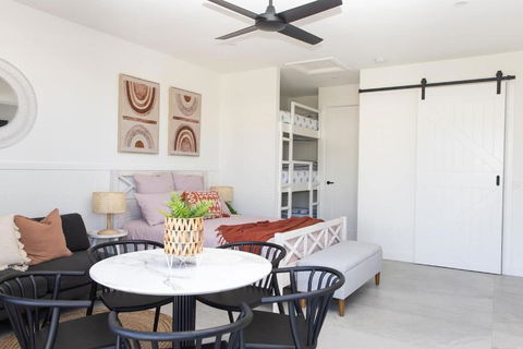 Sailfish Studio - Beachside Private Access Granny Flat By UHoliday - Goulburn Accommodation 0