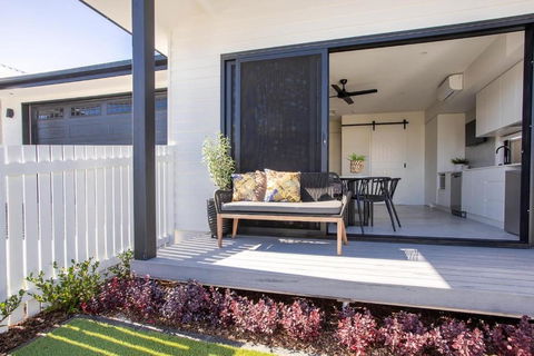 Sailfish Studio - Beachside Private Access Granny Flat By UHoliday - Goulburn Accommodation 2
