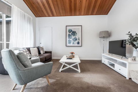 Sails Five Inverloch - Goulburn Accommodation 0
