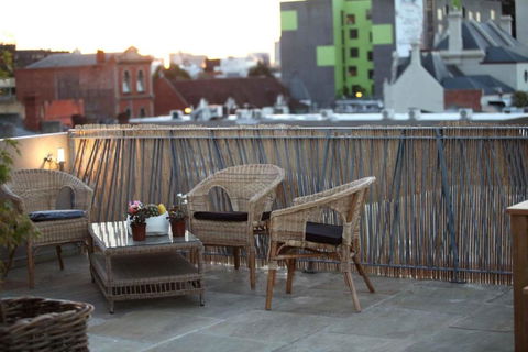 Saint George - The Townhouse - Goulburn Accommodation 1