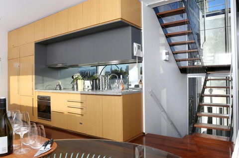 Saint George - The Townhouse - Goulburn Accommodation 3