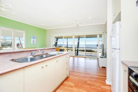 Salt - Aldinga Beach - C21 SouthCoast Holidays - Goulburn Accommodation 3