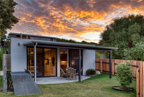 SALT Luxury Couples Bungalow - Goulburn Accommodation 1