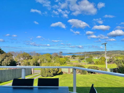 Saltwater Haven - Pets Welcome. Wifi. Amazing View - Goulburn Accommodation 0