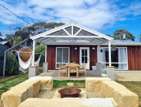 Salty Air Cottage - Goulburn Accommodation 0