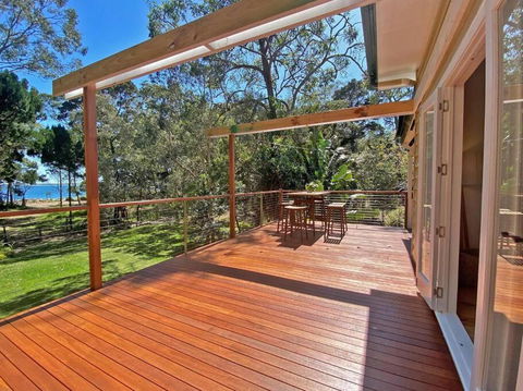 Salty Beach - Goulburn Accommodation 0