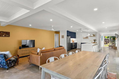 Salty Crab Bungalow - Goulburn Accommodation 2