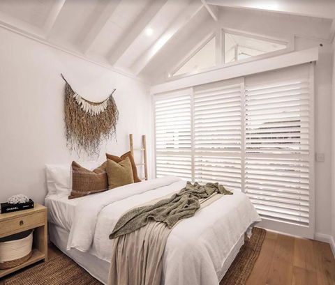 SALTY PALMS On HENLEY -THREE - Goulburn Accommodation 0