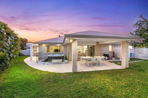 Salty Pause At Bondi House - With Spa And Pet Friendly! - Goulburn Accommodation 3