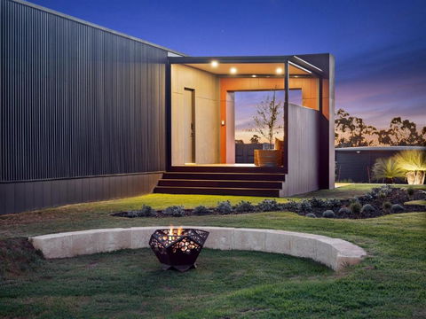 Samphire Chalet Peppermint - Goulburn Accommodation 3