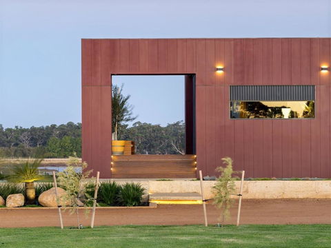 Samphire Chalet Tuart - Goulburn Accommodation 0